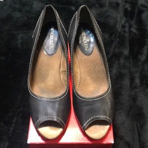 Aerosols peep toe wedge